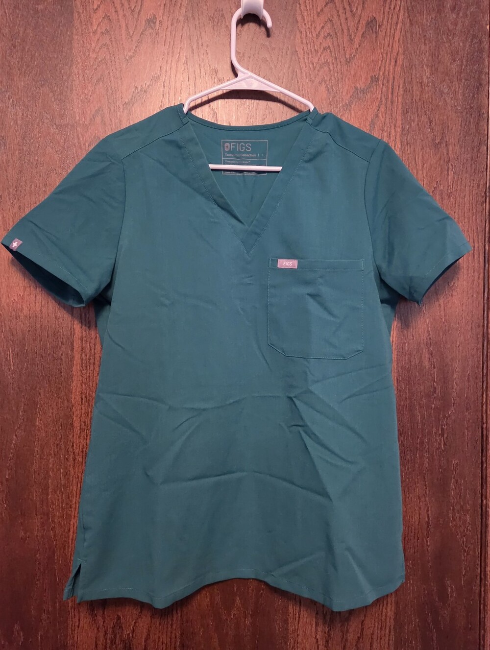 FIGS Technical Collection Catarina Green V-Neck Medical Scrub Top